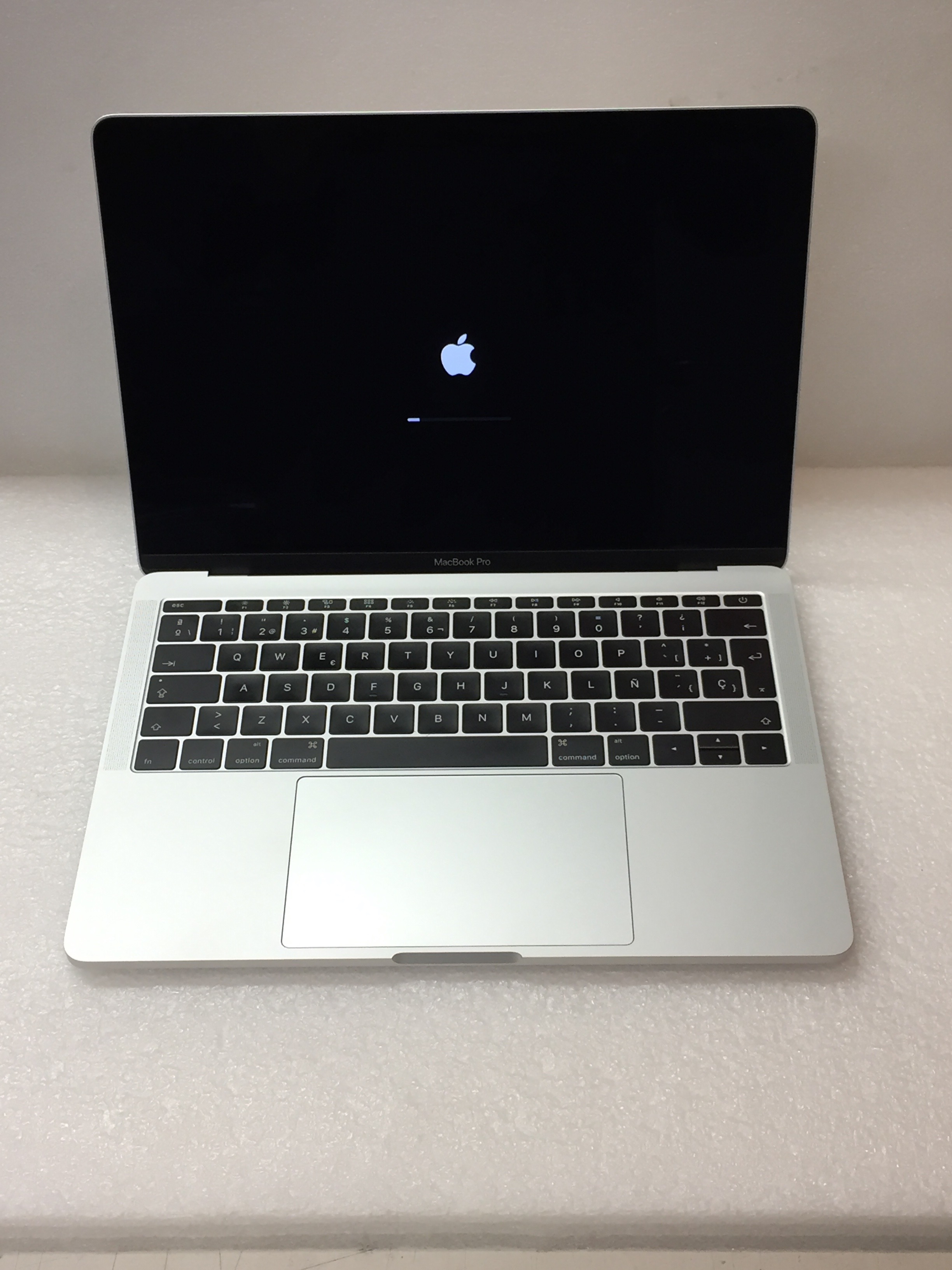 2016 macbook pro 13 inch 2 ghz intel core i5 2016 macbook pro 13 inch 2 ghz intel core i5